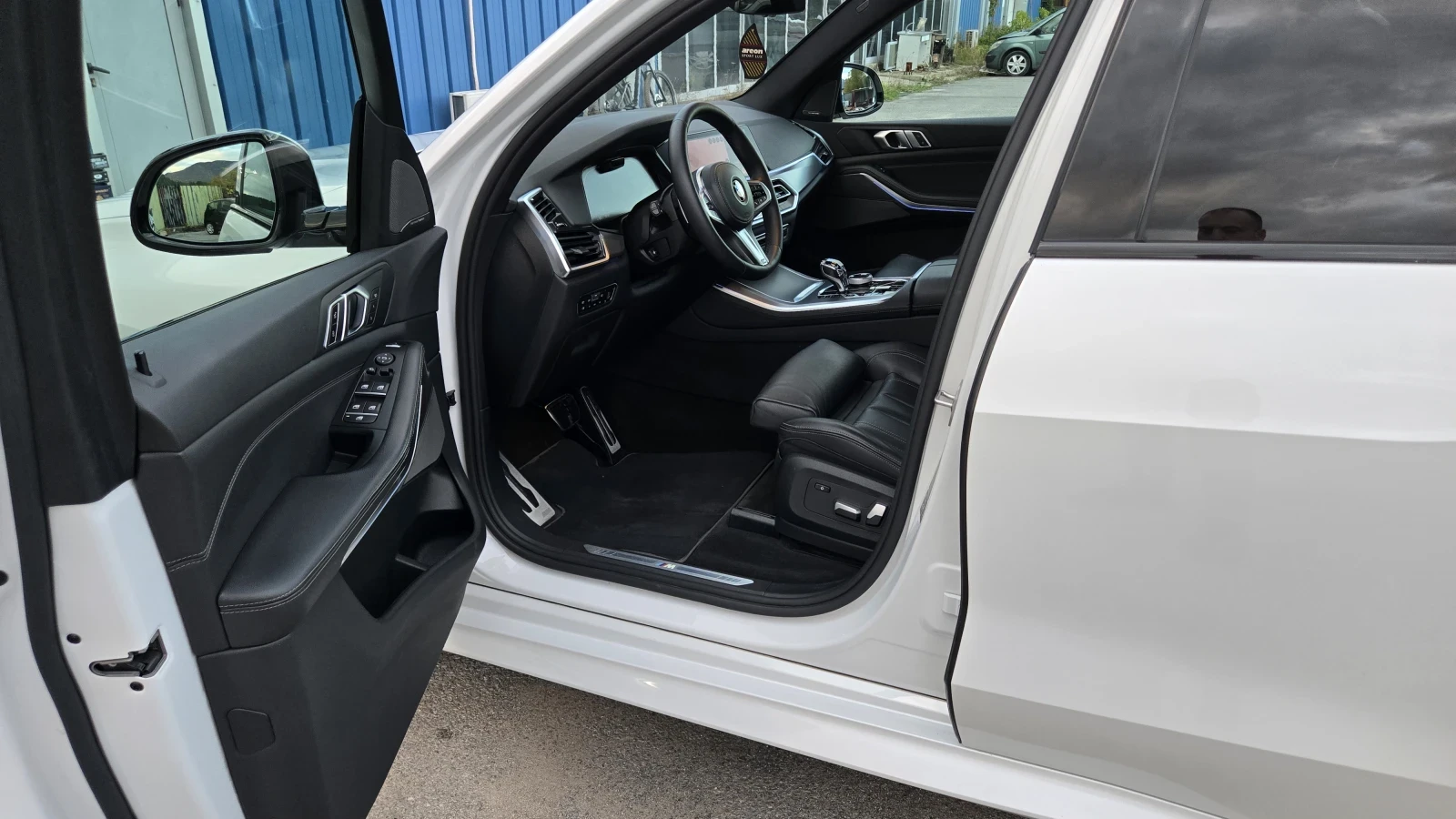 BMW X5 M-pack/Swarovski Crystal Set/xDrive/30d - изображение 7 | Auto.bg BMW X5 M-pack/Swarovski Crystal Set/xDrive/30d - изображение 7