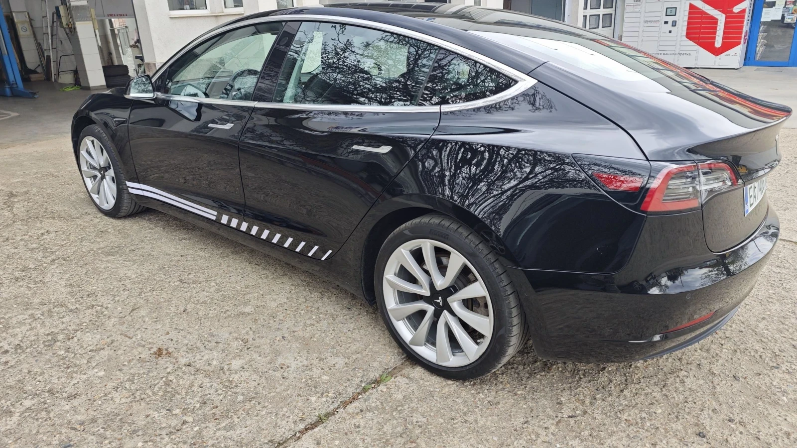 Tesla Model 3 Tesla Model 3 LONG RANGE DUAL MOTOR - изображение 8 | Auto.bg Tesla Model 3 Tesla Model 3 LONG RANGE DUAL MOTOR - изображение 8