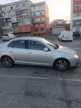VW Jetta - 2400 € / 4693.99 лв. - 96725652 3 | Car24.bg VW Jetta - 2400 € / 4693.99 лв. - 96725652 3
