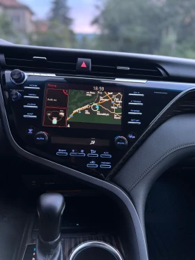 Toyota Camry 2.5 Hybrid | Mobile.bg — малка снимка 14