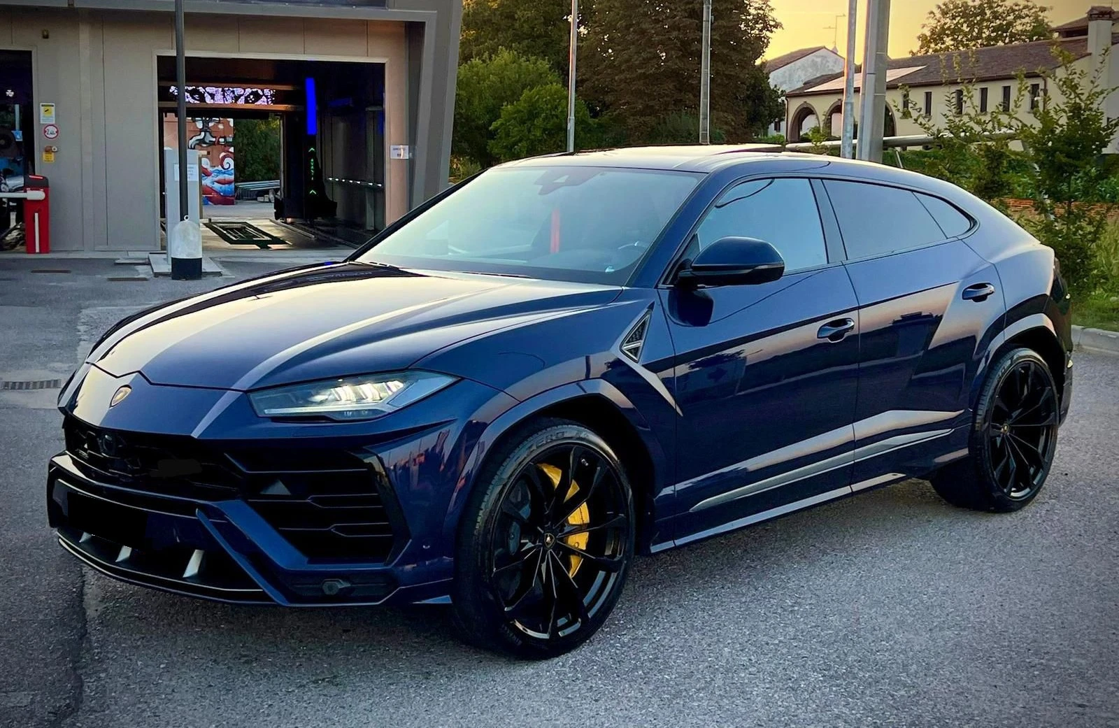 Lamborghini Urus 4.0 V8 4WD | Auto.bg — изображение 1 Lamborghini Urus 4.0 V8 4WD | Auto.bg — изображение 1