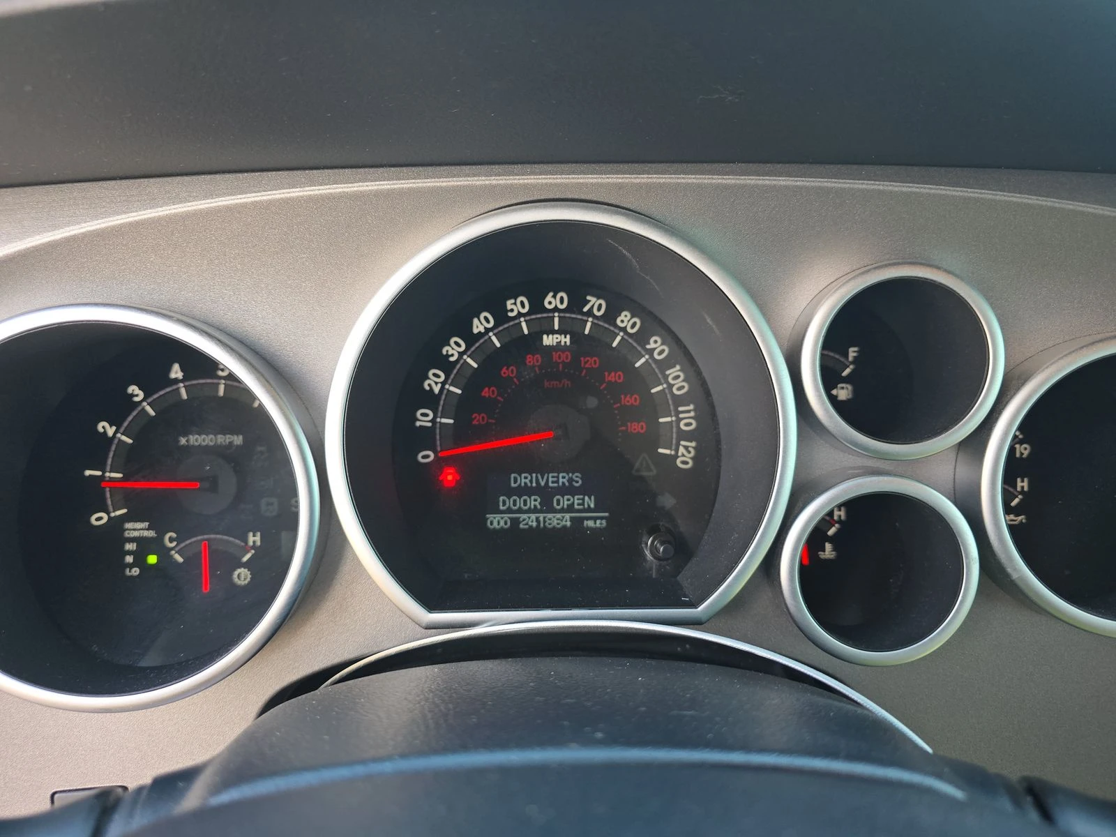 Toyota Sequoia Platinum - изображение 8 | Auto.bg Toyota Sequoia Platinum - изображение 8