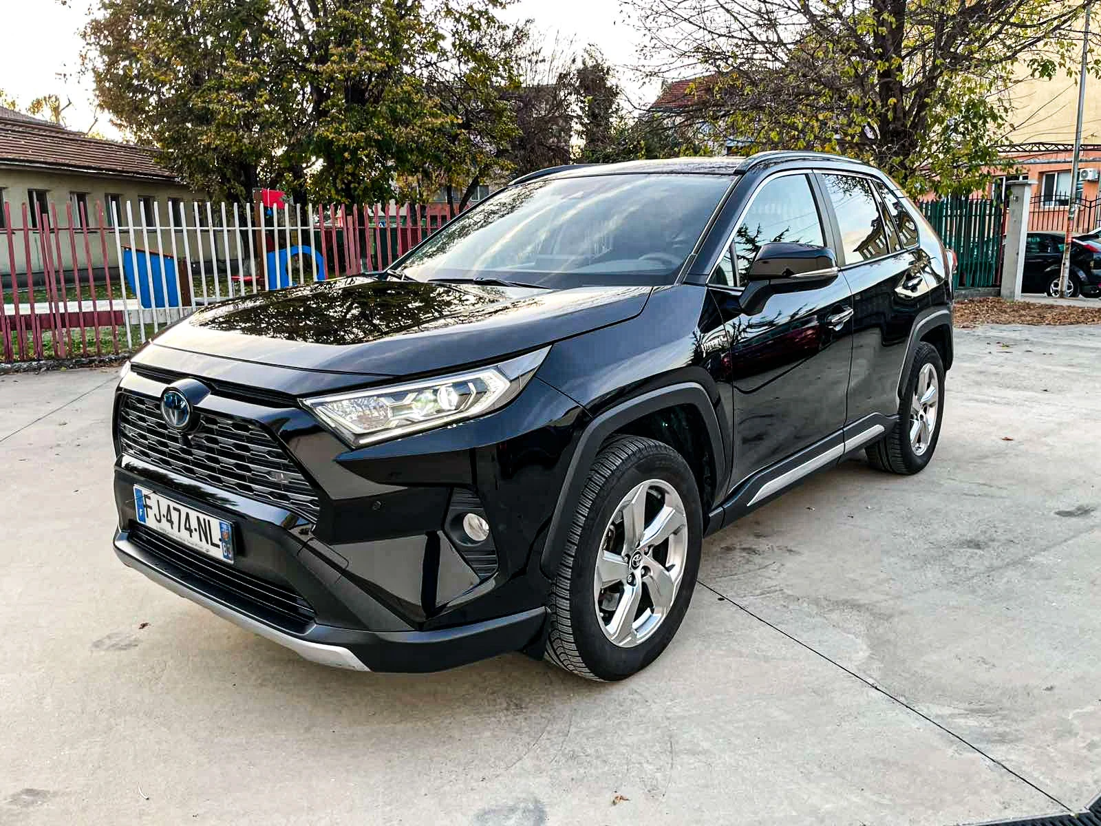 Toyota Rav4 Hybrid/4x4/JBL/360/ГАРАНЦИЯ - изображение 2 | Auto.bg Toyota Rav4 Hybrid/4x4/JBL/360/ГАРАНЦИЯ - изображение 2