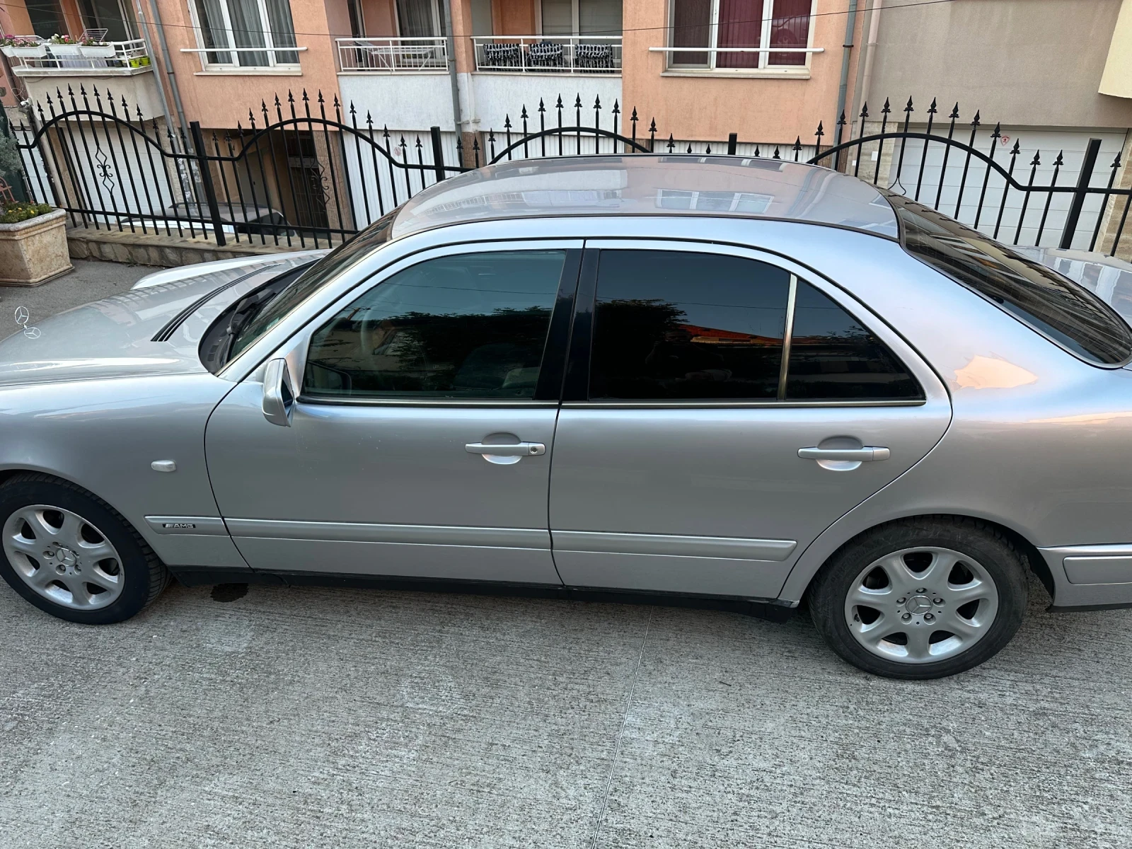 Mercedes-Benz E 200  - изображение 8 | Auto.bg Mercedes-Benz E 200  - изображение 8