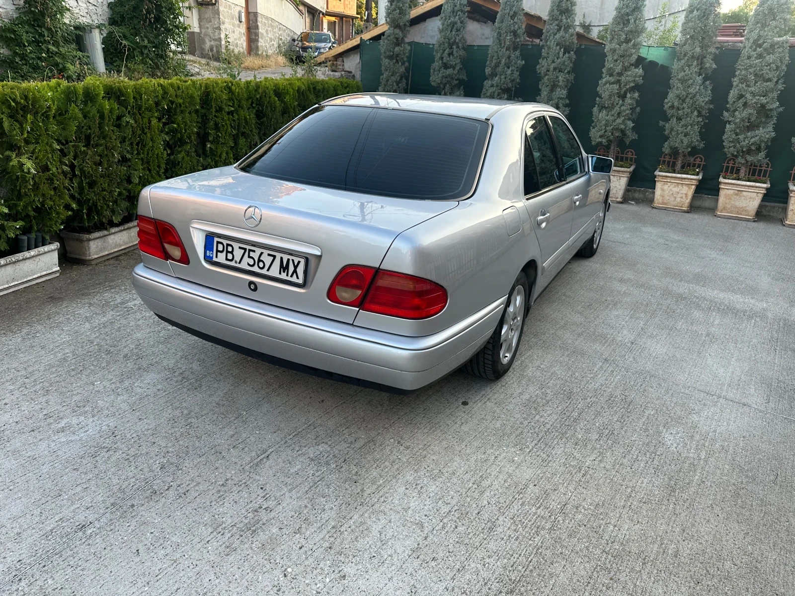Mercedes-Benz E 200  - изображение 7 | Auto.bg Mercedes-Benz E 200  - изображение 7