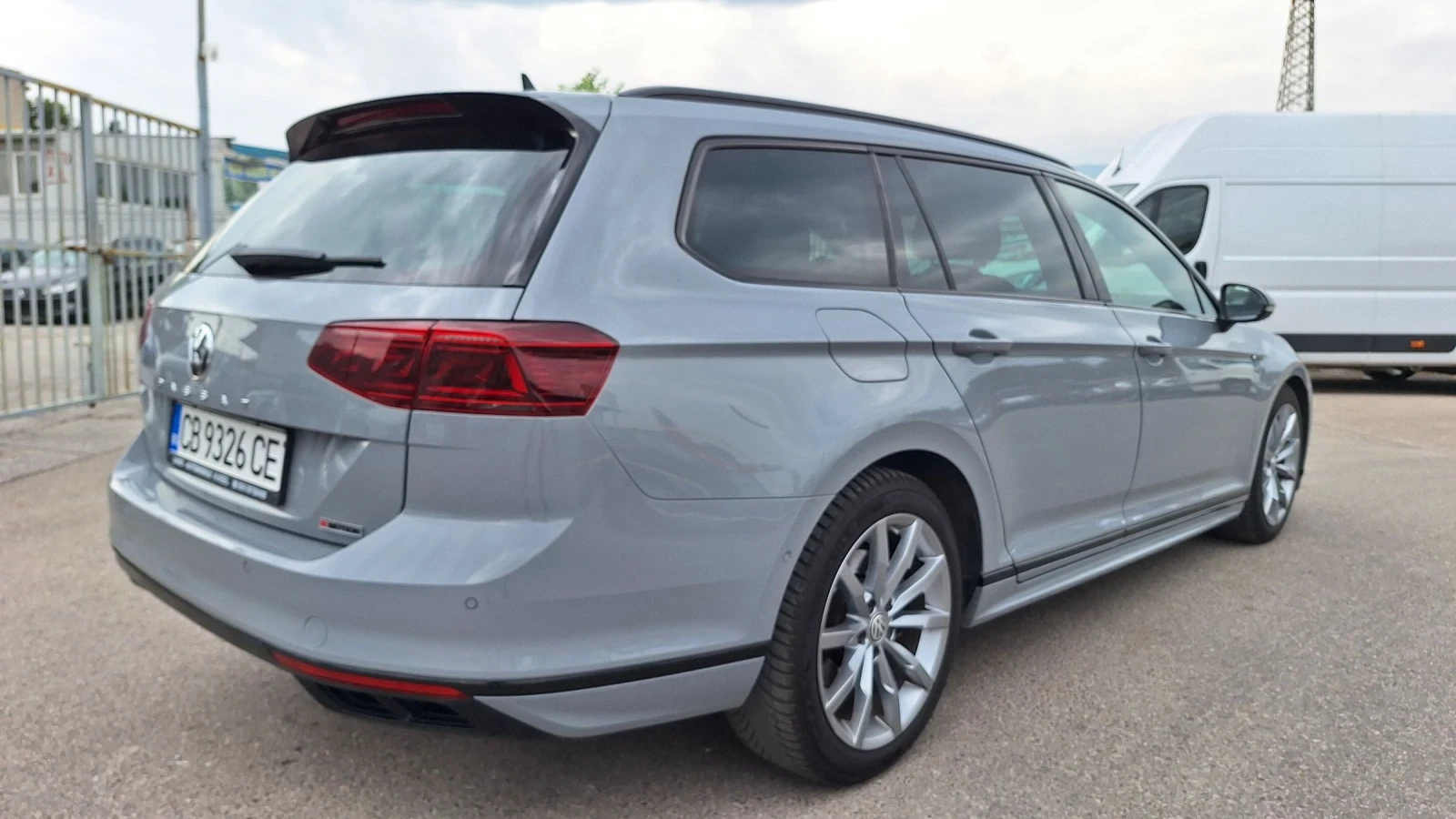 VW Passat 3x R-line Bi-TDI  360 special edition 132/2000 - изображение 4 | Auto.bg VW Passat 3x R-line Bi-TDI  360 special edition 132/2000 - изображение 4
