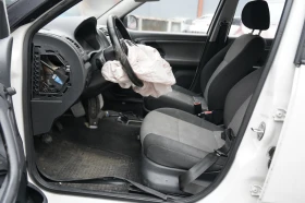 Skoda Fabia Fabia 1.6 TDI КАТАСТРОФИРАЛ - цена по договаряне - 85702370 5 | Car24.bg Skoda Fabia Fabia 1.6 TDI КАТАСТРОФИРАЛ - цена по договаряне - 85702370 5