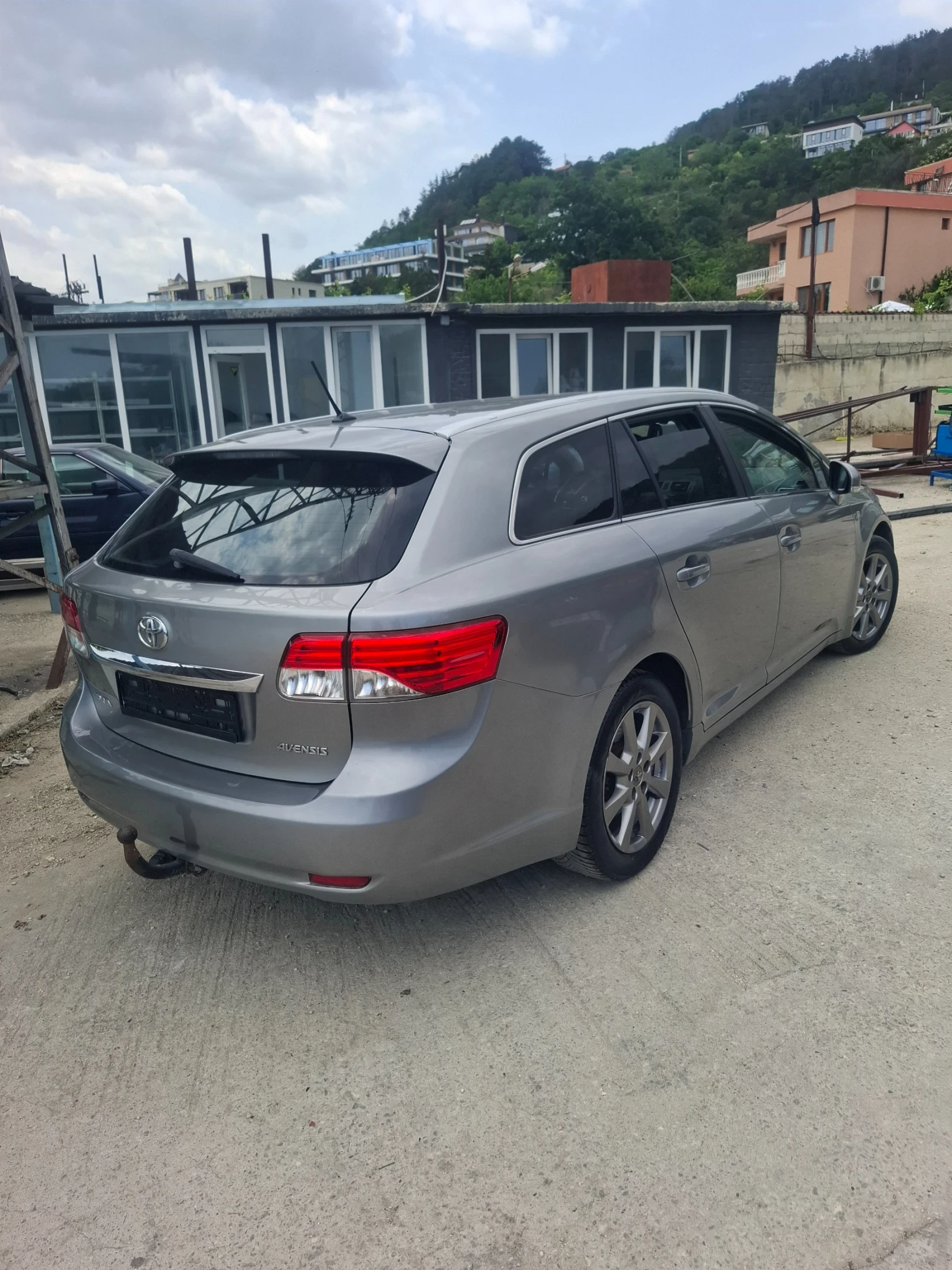 Toyota Avensis 2.2d avtomat full - изображение 2 | Auto.bg Toyota Avensis 2.2d avtomat full - изображение 2