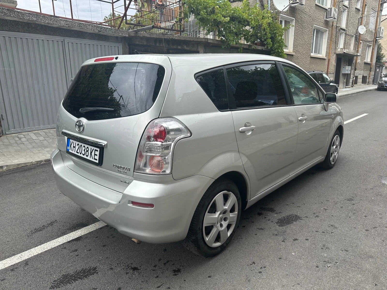 Toyota Verso 2.2 D4D Face Lift - изображение 4 | Auto.bg Toyota Verso 2.2 D4D Face Lift - изображение 4