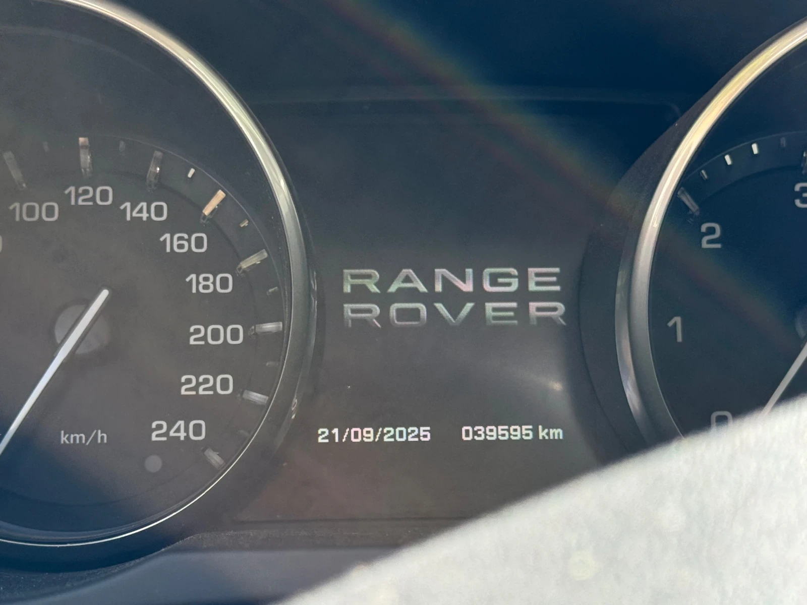 Land Rover Evoque 2.2 SD4 (39 600 км.) - изображение 9 | Auto.bg Land Rover Evoque 2.2 SD4 (39 600 км.) - изображение 9