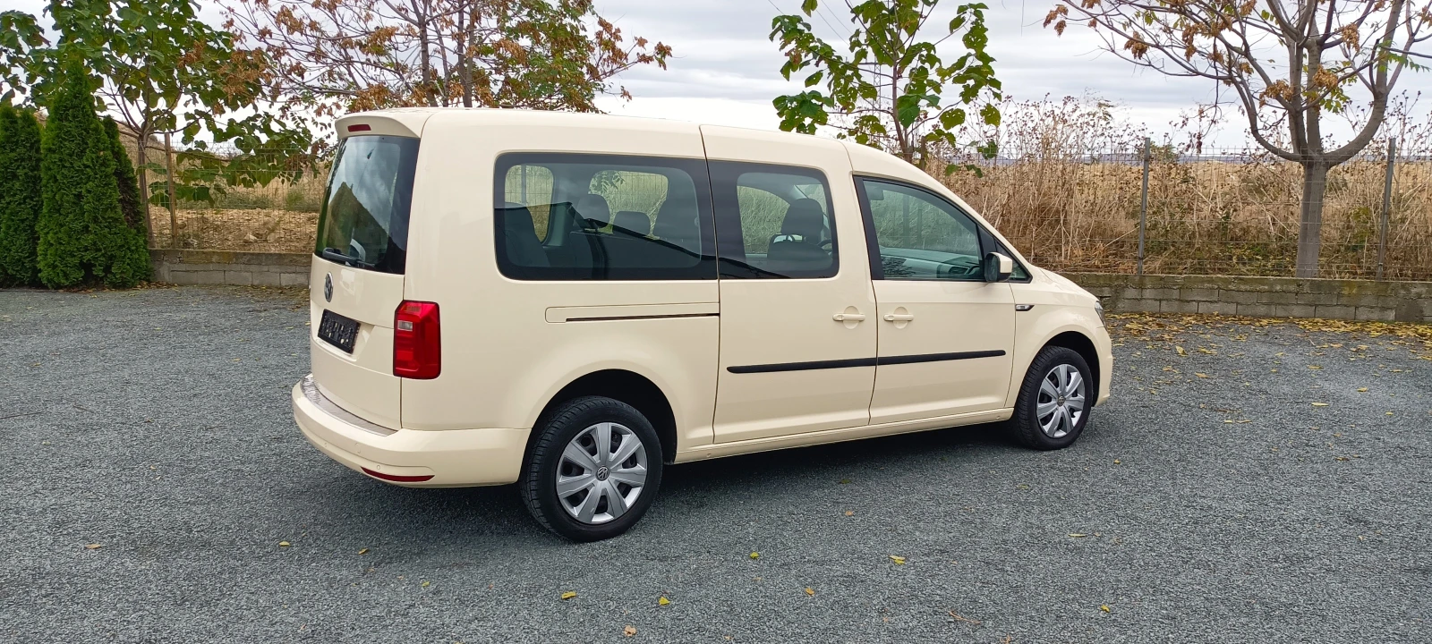 VW Caddy 2.0TDI DSG 7местен - изображение 6 | Auto.bg VW Caddy 2.0TDI DSG 7местен - изображение 6