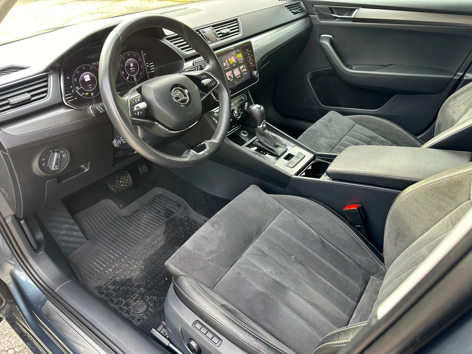 Skoda Superb 2.0 TDI / LED/ KEYLESS/ ПАМЕТ/ ПОДГРЕВ/  - изображение 9 | Auto.bg Skoda Superb 2.0 TDI / LED/ KEYLESS/ ПАМЕТ/ ПОДГРЕВ/  - изображение 9