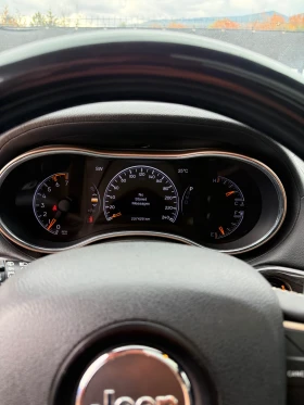 Jeep Grand cherokee OVERLAND/5.7HEMI/AWD/ВЪЗДУХ/ОБДУХ/ПАНО/4хПОДГРЕВ | Auto.bg — изображение 11 Jeep Grand cherokee OVERLAND/5.7HEMI/AWD/ВЪЗДУХ/ОБДУХ/ПАНО/4хПОДГРЕВ | Auto.bg — изображение 11