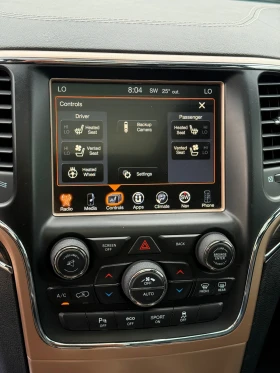 Jeep Grand cherokee OVERLAND/5.7HEMI/AWD/ВЪЗДУХ/ОБДУХ/ПАНО/4хПОДГРЕВ | Auto.bg — изображение 12 Jeep Grand cherokee OVERLAND/5.7HEMI/AWD/ВЪЗДУХ/ОБДУХ/ПАНО/4хПОДГРЕВ | Auto.bg — изображение 12