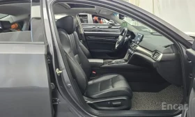 Honda Accord 2.0 Turbo Sport* Камера* HUD* Люк | Auto.bg — изображение 12 Honda Accord 2.0 Turbo Sport* Камера* HUD* Люк | Auto.bg — изображение 12