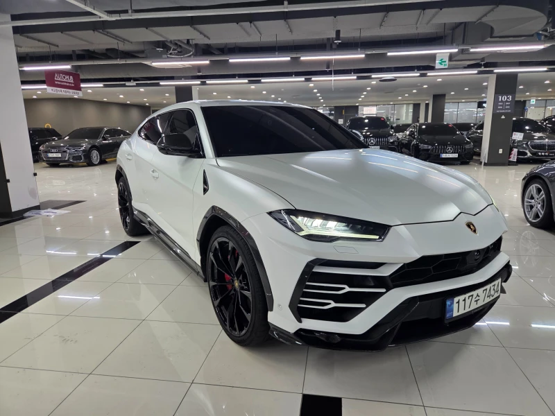 Lamborghini Urus МАСАЖ* ЕЛ. БАГАЖНИК* ЛЮК* КРАЙНА ЦЕНА - 182199 € / 356350.27 лв. - 48842342 1 | Car24.bg Lamborghini Urus МАСАЖ* ЕЛ. БАГАЖНИК* ЛЮК* КРАЙНА ЦЕНА - 182199 € / 356350.27 лв. - 48842342 1