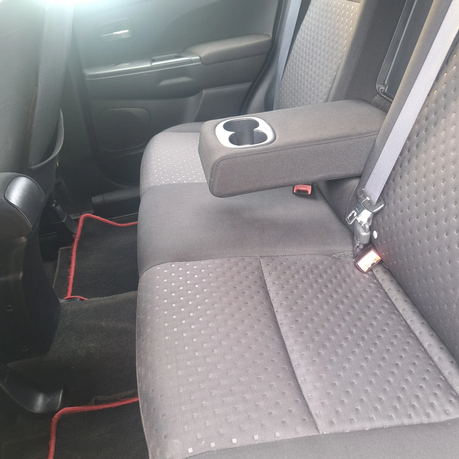 Mitsubishi ASX 1.8 D 4x4 150 к.с - изображение 10 | Auto.bg Mitsubishi ASX 1.8 D 4x4 150 к.с - изображение 10