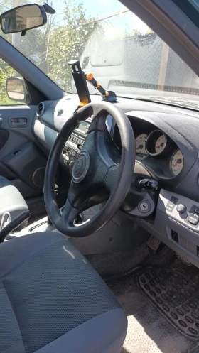 Toyota Rav4 2.0 газ десен волан автомат - 1500 € - 40338166 7 | Car24.bg Toyota Rav4 2.0 газ десен волан автомат - 1500 € - 40338166 7