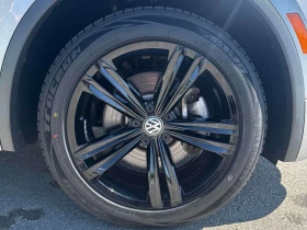 VW Tiguan R Line Black Edition/НОВИ ГУМИ/ПАНО/ПОДГРЕВ/CARFAX | Auto.bg — изображение 16 VW Tiguan R Line Black Edition/НОВИ ГУМИ/ПАНО/ПОДГРЕВ/CARFAX | Auto.bg — изображение 16