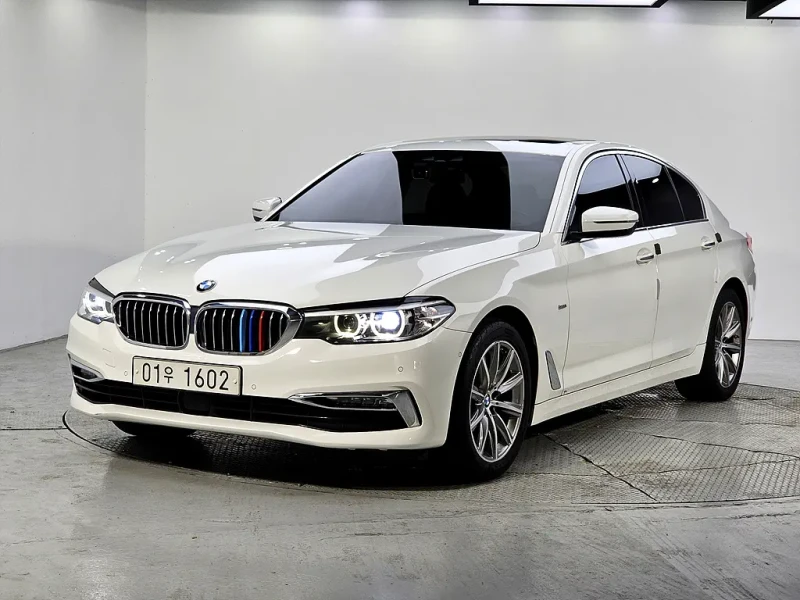 BMW 520 LUXURY PACK| HEAD UP| ШИБИДАХ| ПОДГРЕВ| КАМЕРИ| 3 - 14900 € - 70344910 1 | Car24.bg BMW 520 LUXURY PACK| HEAD UP| ШИБИДАХ| ПОДГРЕВ| КАМЕРИ| 3 - 14900 € - 70344910 1