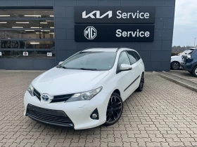 Toyota Auris 1.8 Хибрид