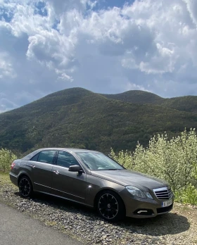 Снимка Mercedes-Benz E 220