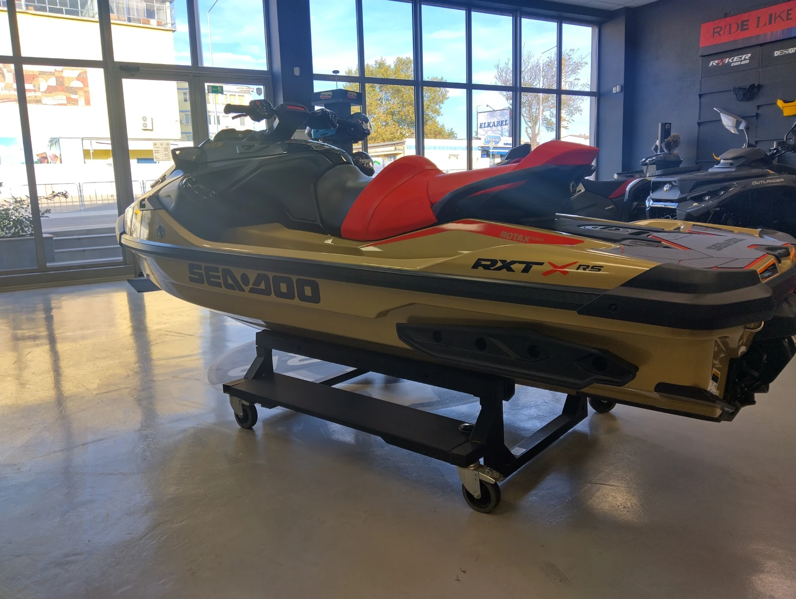 Джет Bombardier Sea Doo  RXT-X RS 325 - изображение 5 | Auto.bg Джет Bombardier Sea Doo  RXT-X RS 325 - изображение 5