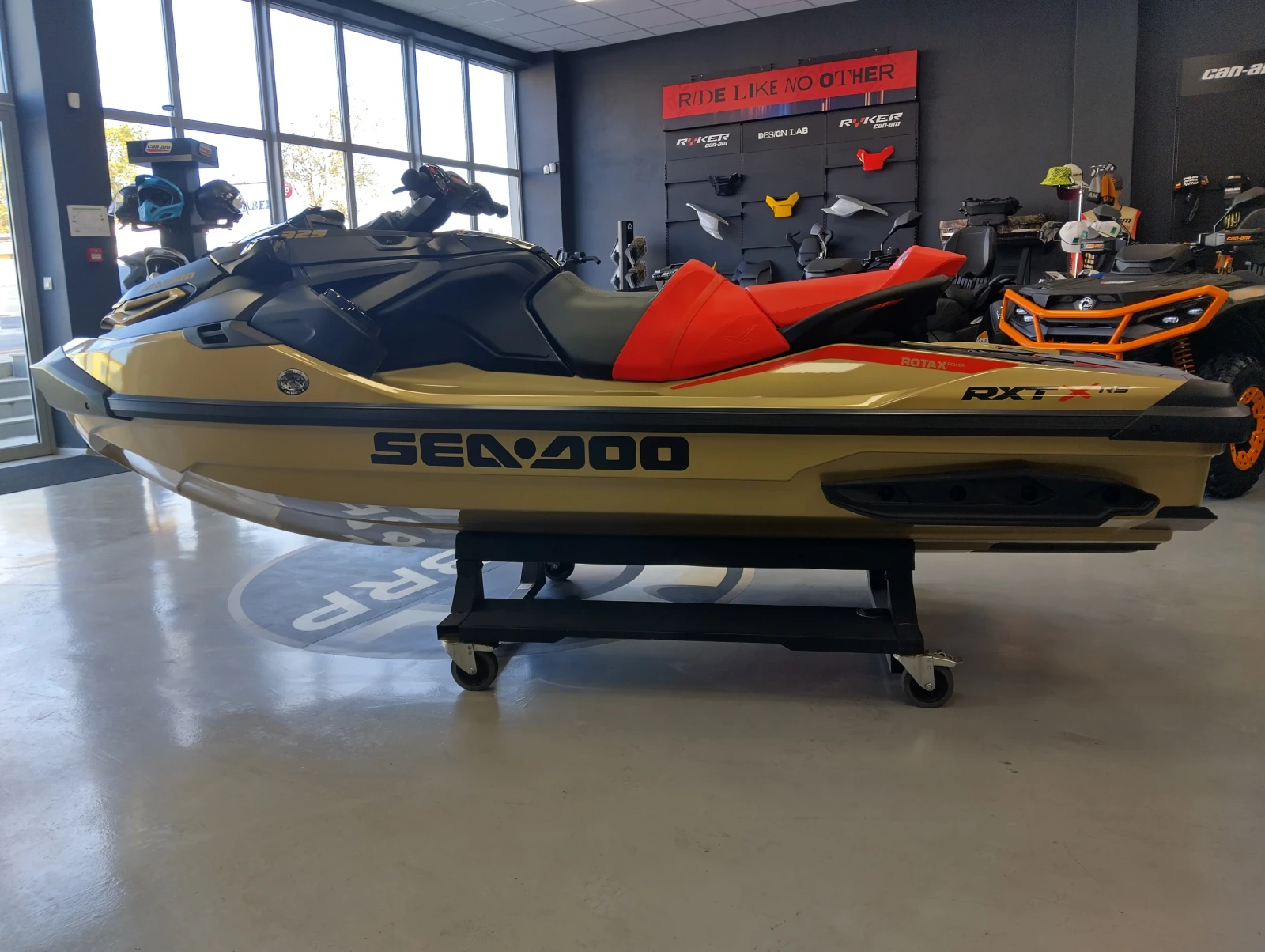 Джет Bombardier Sea Doo  RXT-X RS 325 - изображение 4 | Auto.bg Джет Bombardier Sea Doo  RXT-X RS 325 - изображение 4