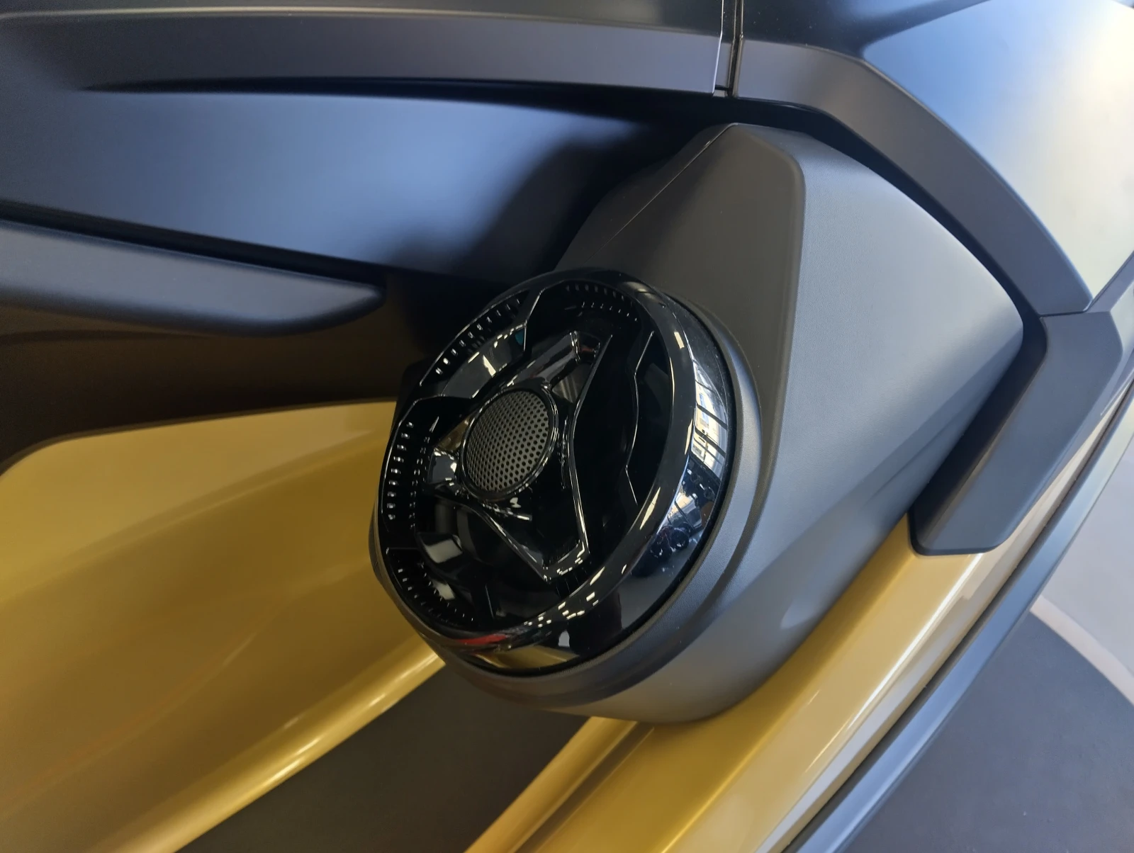 Джет Bombardier Sea Doo  RXT-X RS 325 - изображение 9 | Auto.bg Джет Bombardier Sea Doo  RXT-X RS 325 - изображение 9