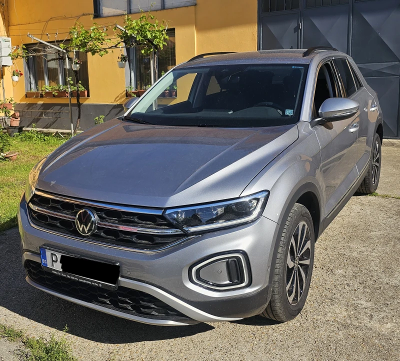 VW T-Roc R-line - 25900 € / 50656.00 лв. - 14681009 1 | Car24.bg VW T-Roc R-line - 25900 € / 50656.00 лв. - 14681009 1