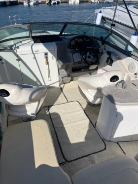 Моторна яхта Rinker 230 | Auto.bg — изображение 5 Моторна яхта Rinker 230 | Auto.bg — изображение 5