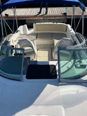 Моторна яхта Rinker 230 | Auto.bg — изображение 3 Моторна яхта Rinker 230 | Auto.bg — изображение 3
