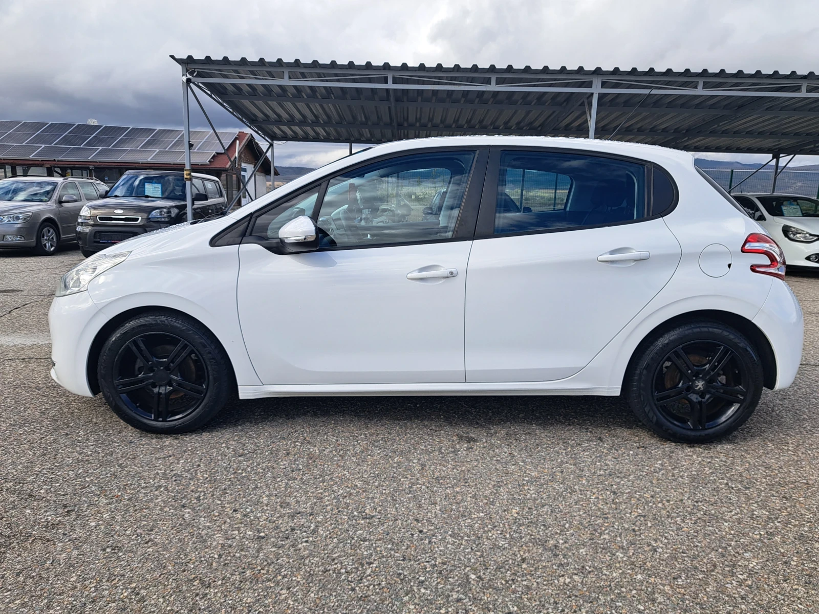 Peugeot 208 1, 4i + gaz - изображение 8 | Auto.bg Peugeot 208 1, 4i + gaz - изображение 8