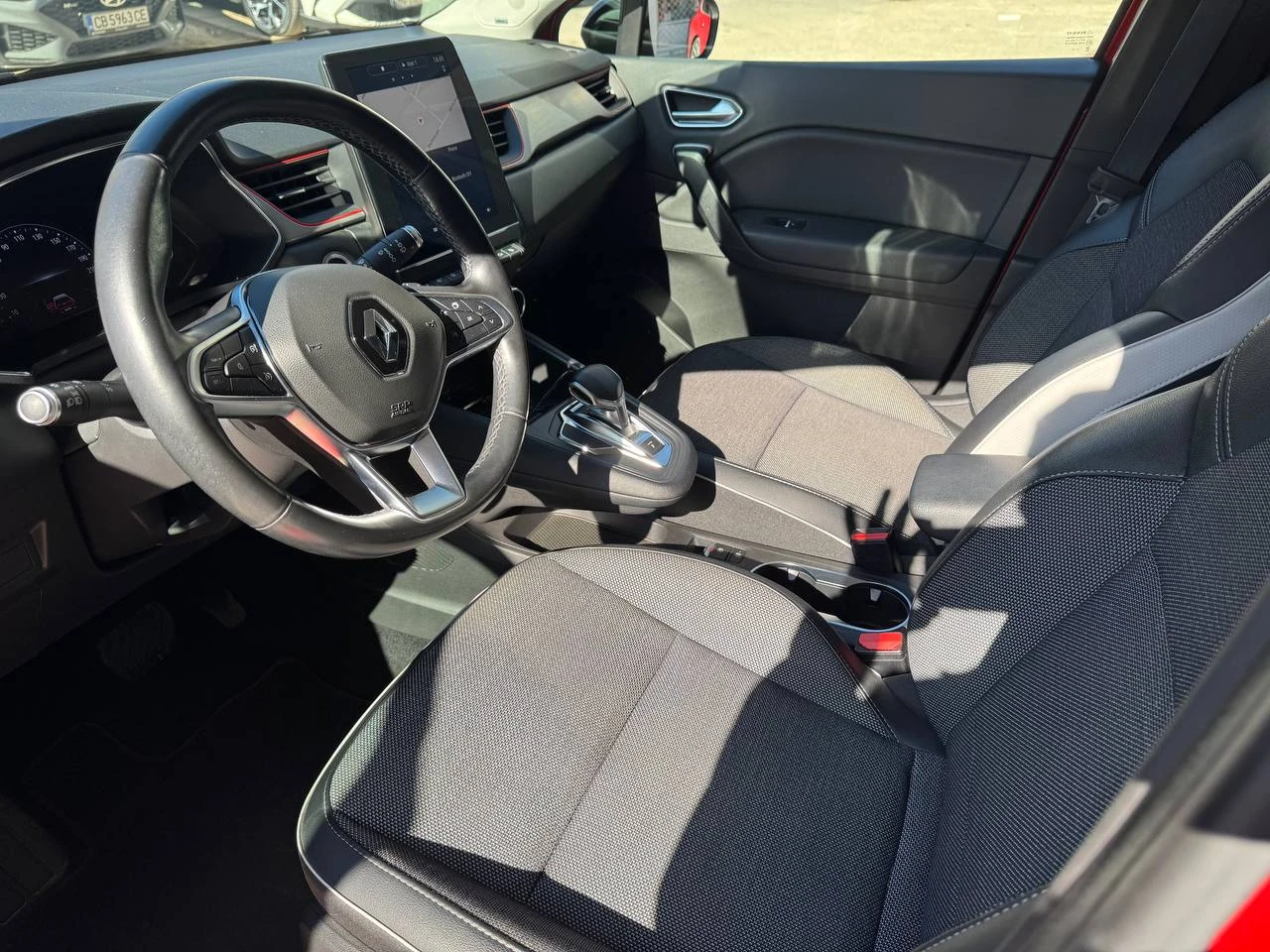 Renault Captur  Intens TCe 130 EDC7 - изображение 10 | Auto.bg Renault Captur  Intens TCe 130 EDC7 - изображение 10