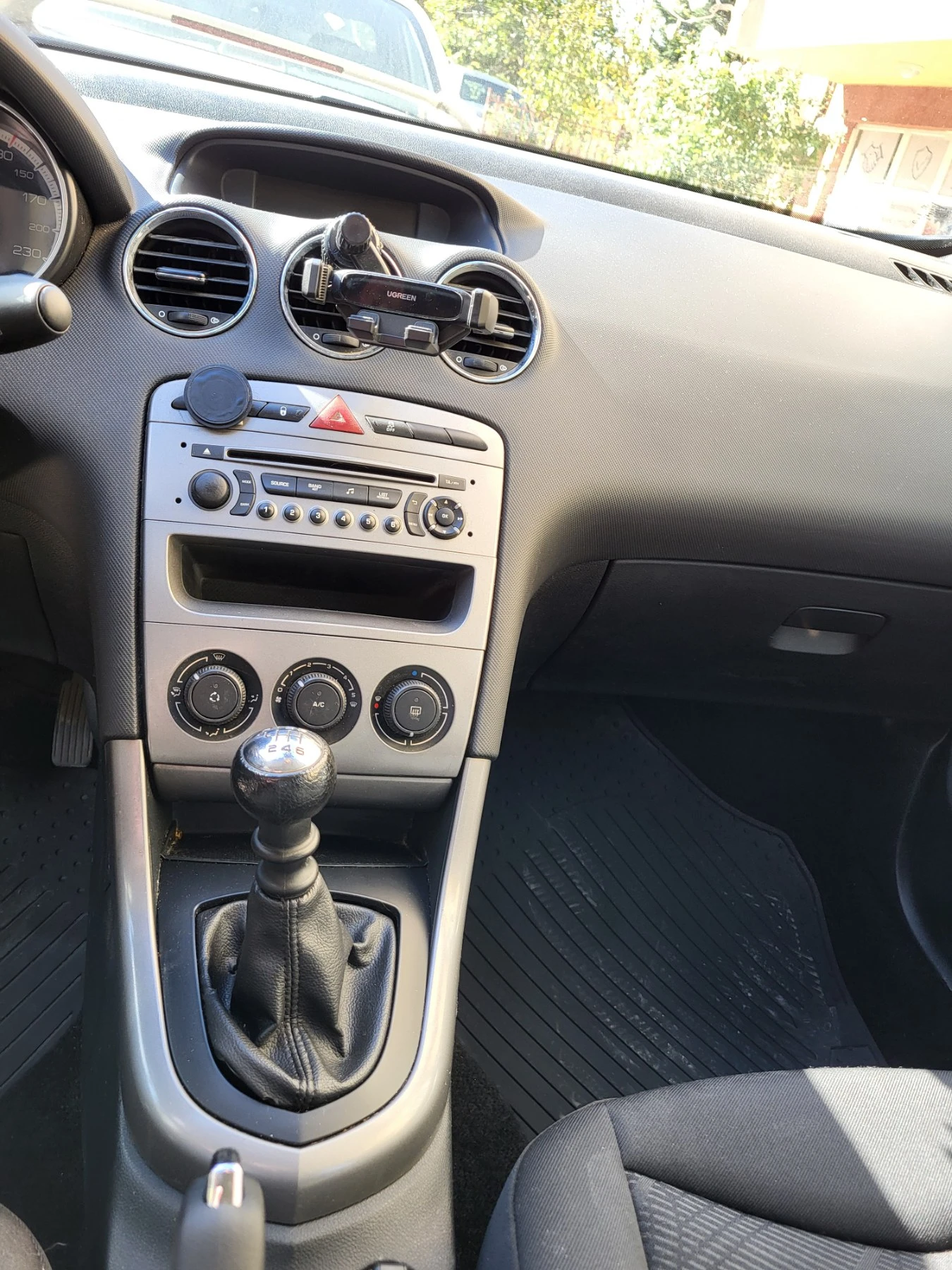 Peugeot 308 SW 1.6 e-HDI - изображение 9 | Auto.bg Peugeot 308 SW 1.6 e-HDI - изображение 9
