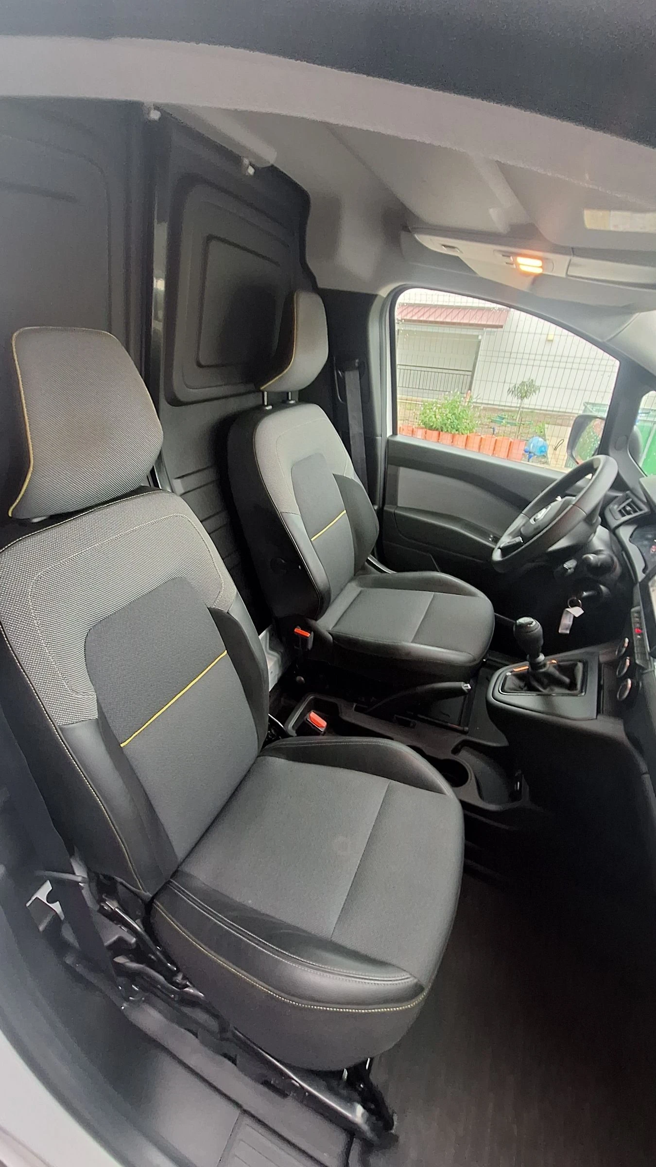 Renault Kangoo 1, 5dci 116ps - изображение 10 | Auto.bg Renault Kangoo 1, 5dci 116ps - изображение 10