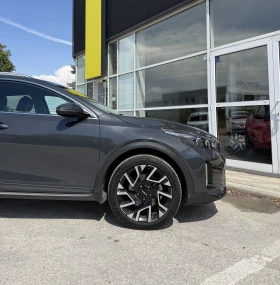 Kia XCeed 1.5T Executive AUTOM/LED/18"/CAMERA/CLIMATRONI - 19900 € - 11998636 11 | Car24.bg Kia XCeed 1.5T Executive AUTOM/LED/18"/CAMERA/CLIMATRONI - 19900 € - 11998636 11
