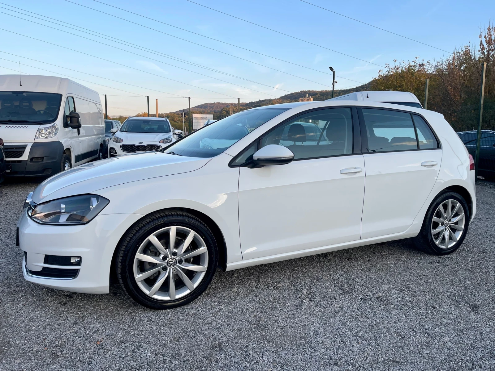 VW Golf 1.6TDI-HIGHLINE-BLUEMOTION - изображение 3 | Auto.bg VW Golf 1.6TDI-HIGHLINE-BLUEMOTION - изображение 3