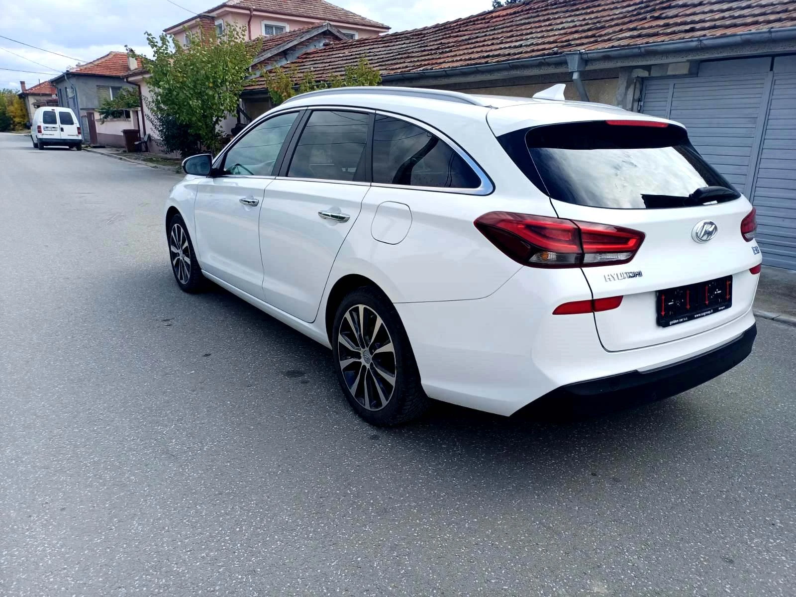 Hyundai I30  1.6 CRDi -FULL - изображение 4 | Auto.bg Hyundai I30  1.6 CRDi -FULL - изображение 4