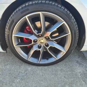 Skoda Octavia VRS / 4x4 / DISTRONIC / 2.0 TDI | Auto.bg — изображение 7 Skoda Octavia VRS / 4x4 / DISTRONIC / 2.0 TDI | Auto.bg — изображение 7