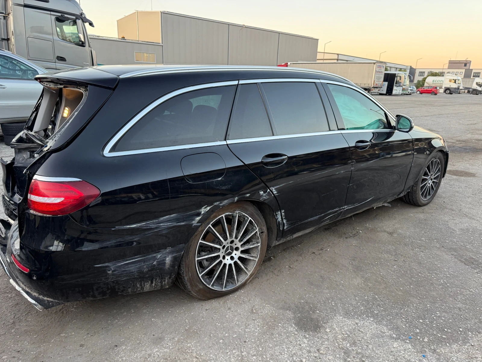 Mercedes-Benz E 220  - изображение 6 | Auto.bg Mercedes-Benz E 220  - изображение 6