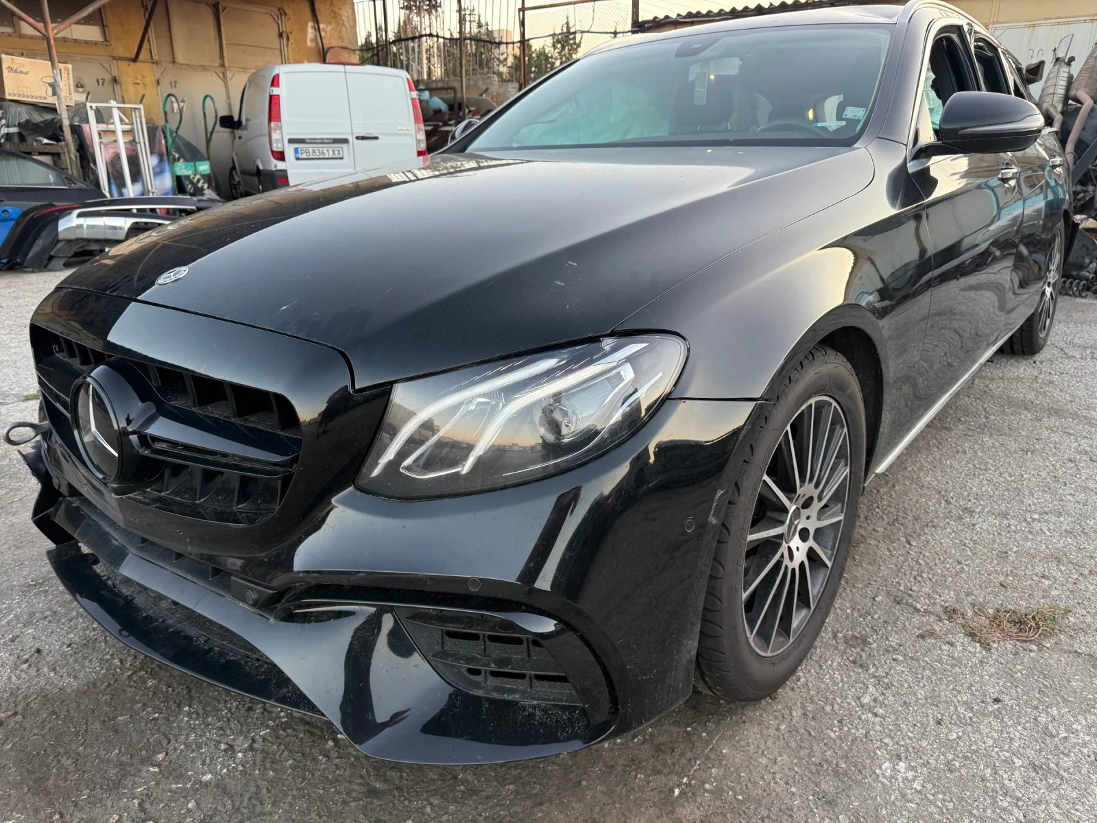 Mercedes-Benz E 220  - изображение 10 | Auto.bg Mercedes-Benz E 220  - изображение 10