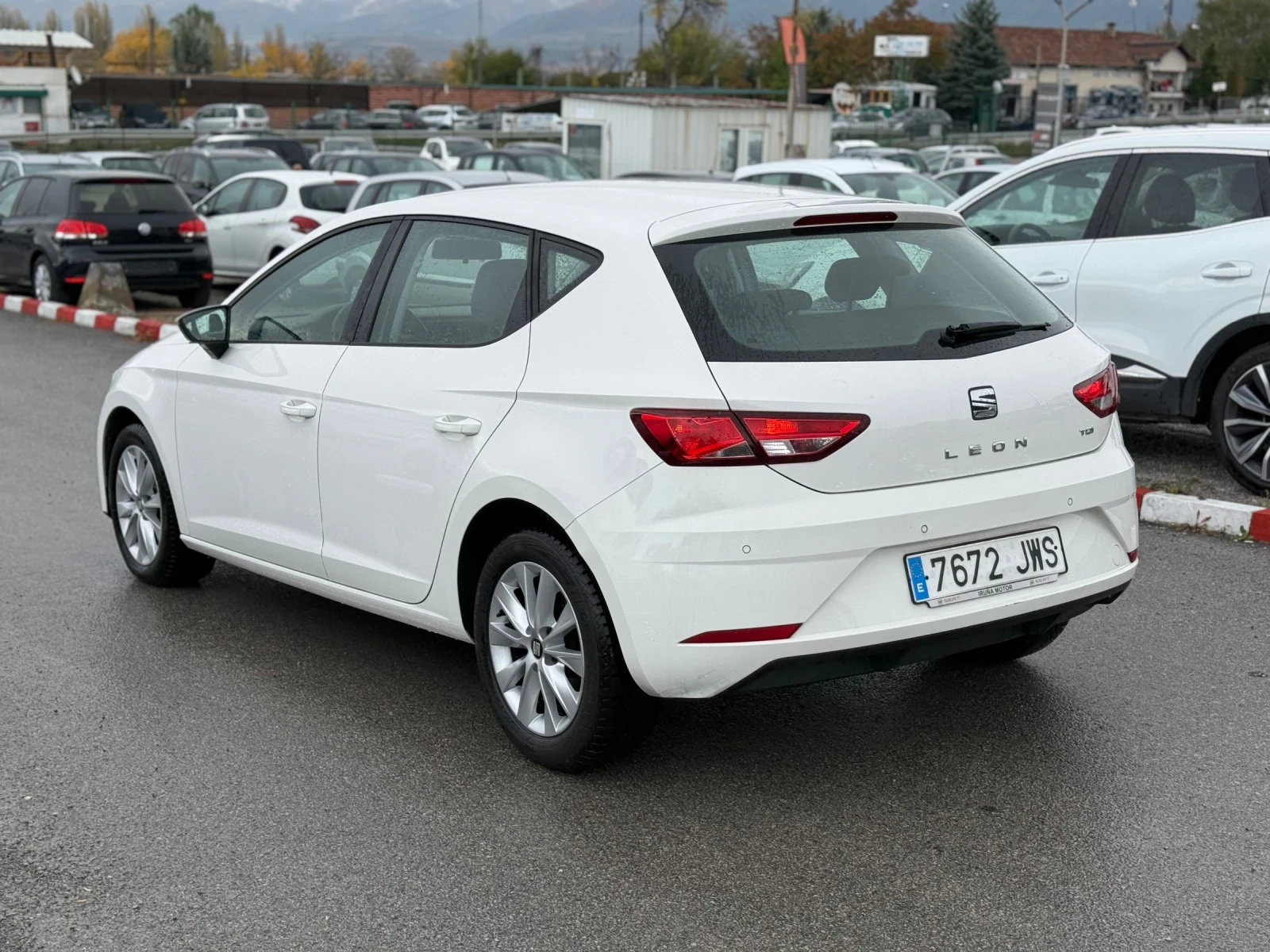 Seat Leon 1.6 TDI 115 кс. LED/FACELIFT - изображение 4 | Auto.bg Seat Leon 1.6 TDI 115 кс. LED/FACELIFT - изображение 4