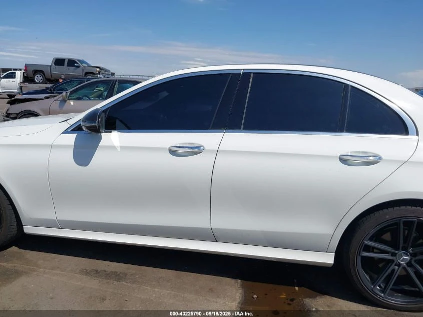 Mercedes-Benz E 300 * АВТО КРЕДИТ* ЦЕНА ДО БГ * Сервизна история *  - изображение 4 | Auto.bg Mercedes-Benz E 300 * АВТО КРЕДИТ* ЦЕНА ДО БГ * Сервизна история *  - изображение 4