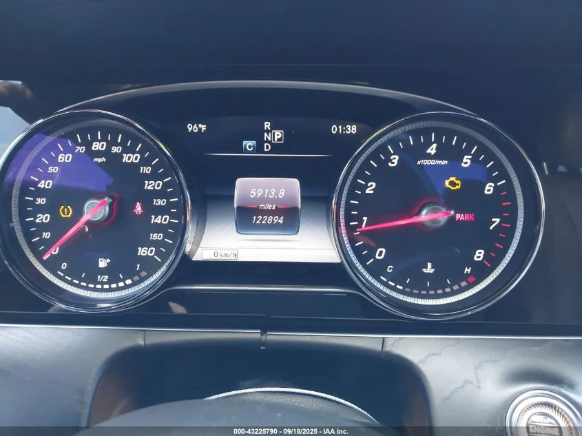 Mercedes-Benz E 300 * АВТО КРЕДИТ* ЦЕНА ДО БГ * Сервизна история *  - изображение 10 | Auto.bg Mercedes-Benz E 300 * АВТО КРЕДИТ* ЦЕНА ДО БГ * Сервизна история *  - изображение 10