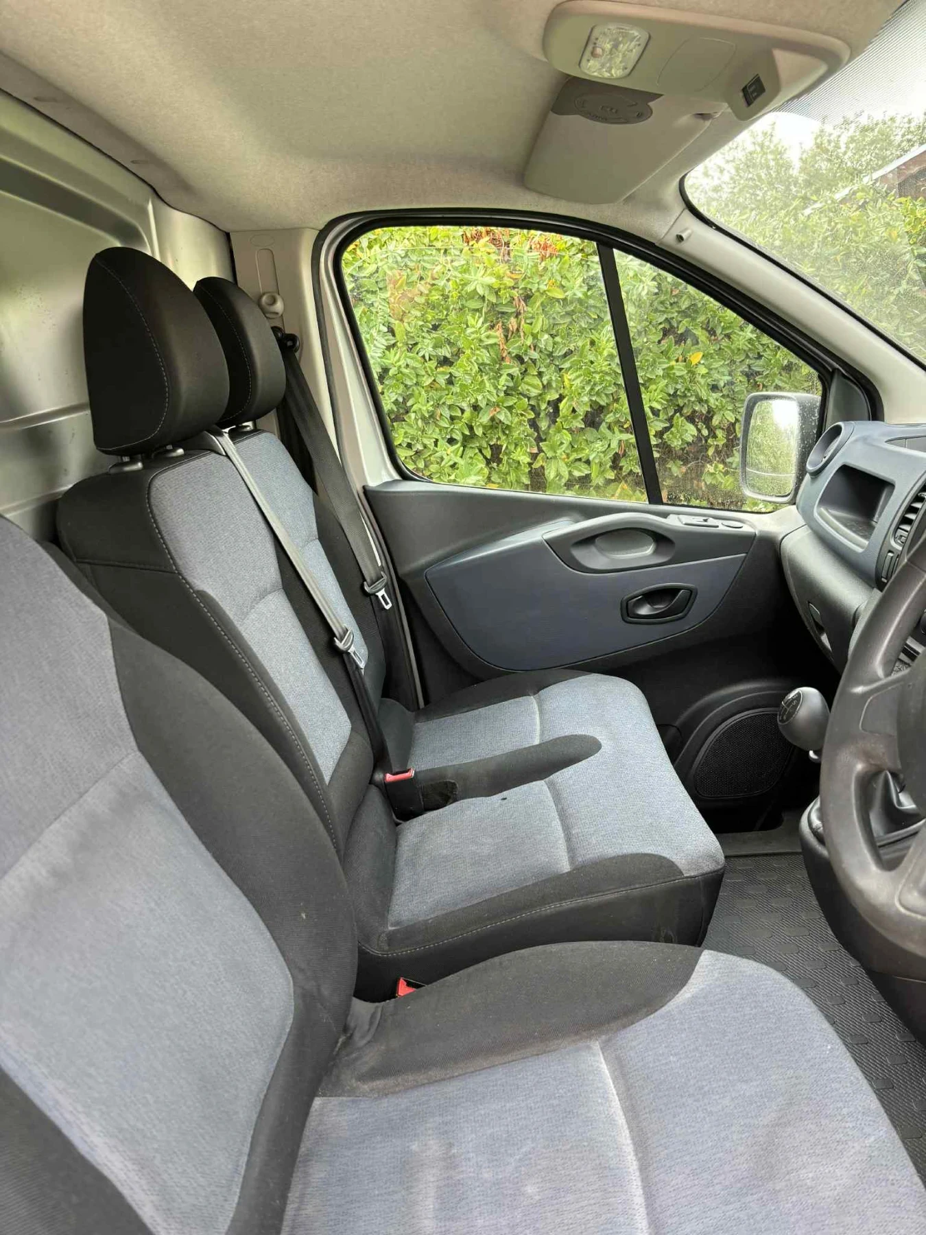 Opel Vivaro 1.6 DTCI Ecoflex - изображение 6 | Auto.bg Opel Vivaro 1.6 DTCI Ecoflex - изображение 6