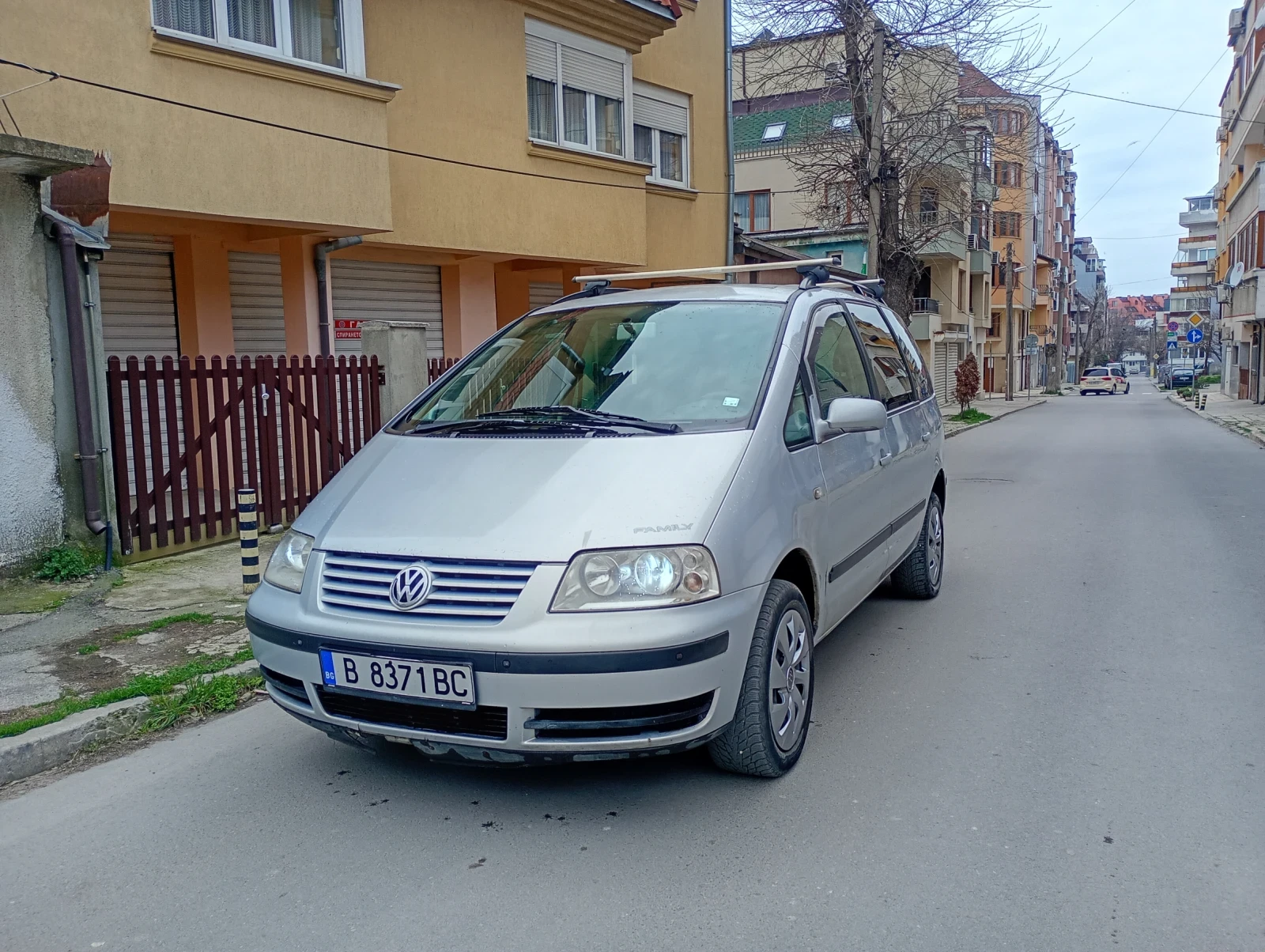 VW Sharan 1.9 TDi 6+ 1 Family Packet | Auto.bg — изображение 1 VW Sharan 1.9 TDi 6+ 1 Family Packet | Auto.bg — изображение 1