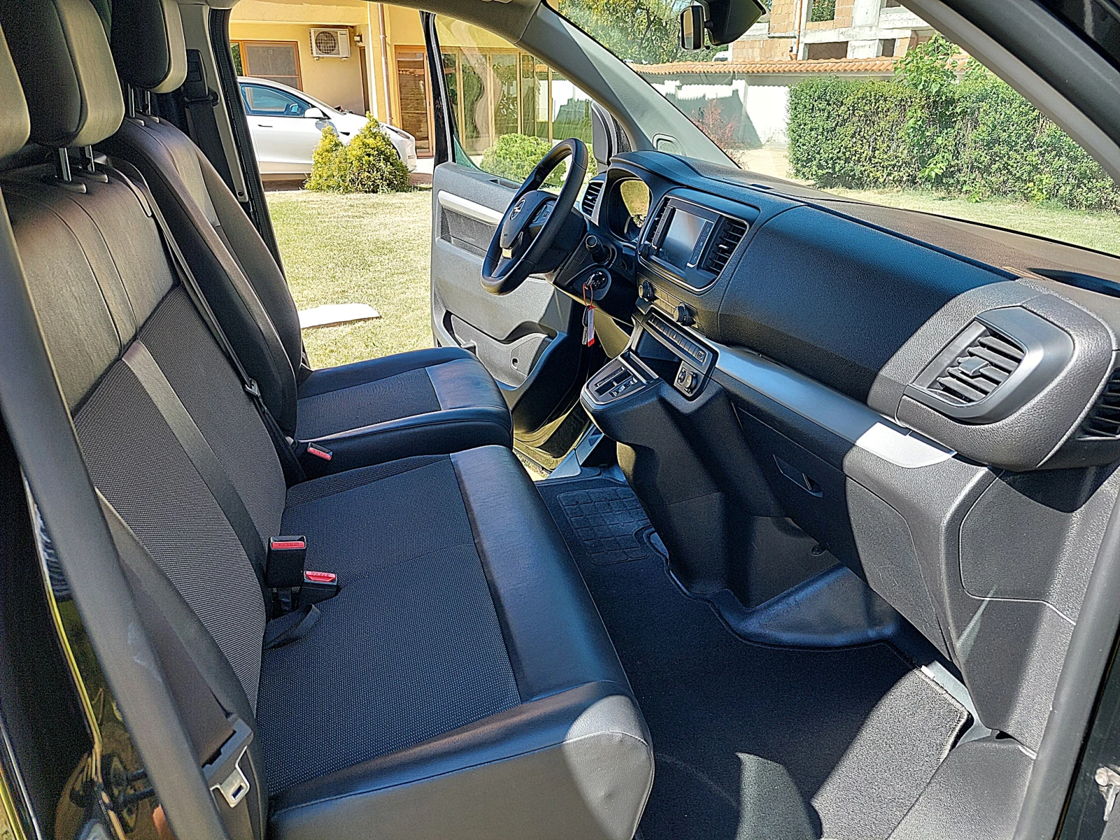 Peugeot Expert 75 kW/h Big Battery - изображение 8 | Auto.bg Peugeot Expert 75 kW/h Big Battery - изображение 8