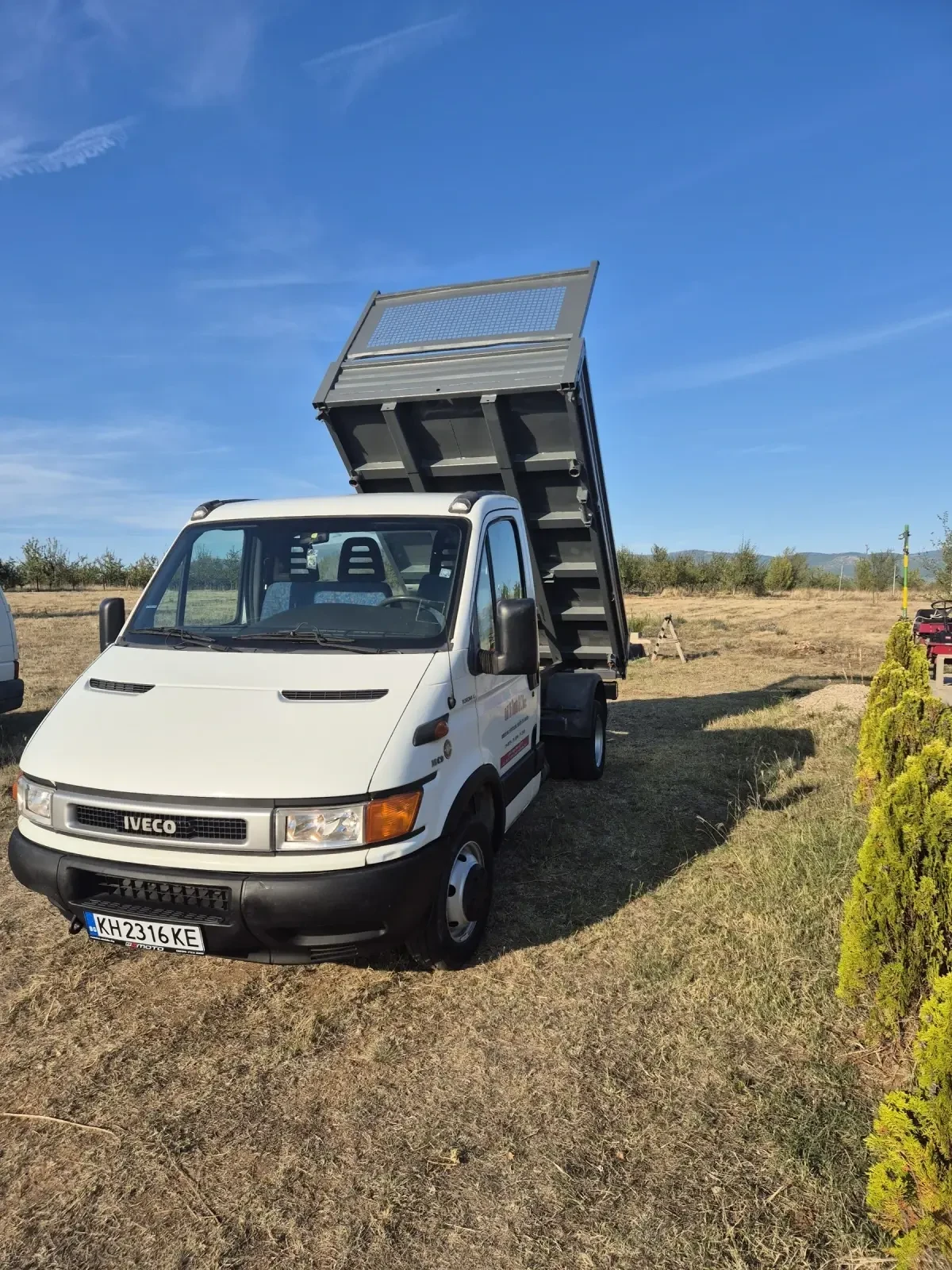 Iveco 35C9 2.8D -86 кс-ТРИСТРАНЕН САМОСВАЛ - изображение 4 | Auto.bg Iveco 35C9 2.8D -86 кс-ТРИСТРАНЕН САМОСВАЛ - изображение 4