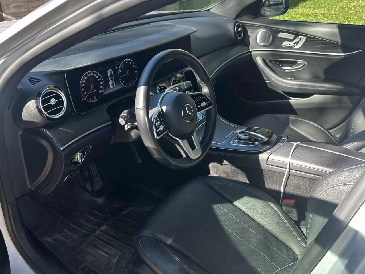 Mercedes-Benz E 300 * АВТО КРЕДИТ* ЦЕНА ДО БГ * СЕРВИЗНА ИСТОРИЯ *  - изображение 6 | Auto.bg Mercedes-Benz E 300 * АВТО КРЕДИТ* ЦЕНА ДО БГ * СЕРВИЗНА ИСТОРИЯ *  - изображение 6